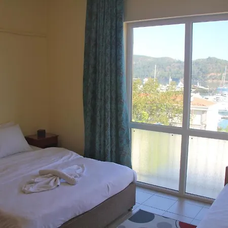 Fethiye Guesthouse * フェティエ